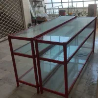 ویترین با شیشه در حد صفر و تمیز   گاو صندوق قدیمی