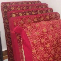 ۴عدد پشتی یک عدد میز و ۲عدد قالی قرمز|پشتی|خرمشهر, |دیوار