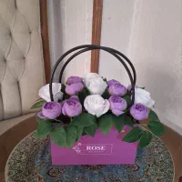 گلدان و باکس گل مصنوعی قیمت مناسب هدیه روز مادر
