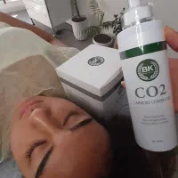 برداشتن خال ، خال گوشتی و میلیا فقط در یک جلسه|خدمات آرایشگری و زیبایی|کرج, اتحاد|دیوار