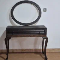 میز آرایش. میزکنسول