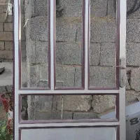 درب آلمینیوم کاملا سالم