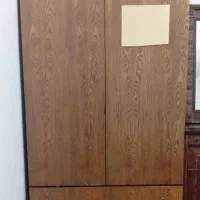 دراور چوب همراه میز|جاکفشی، کمد، دراور|رباط‌کریم, مسکن مهر آبشناسان|دیوار