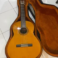 گیتار یاماها c40 همراه کیف‌ ضد ضربه و پایه نت