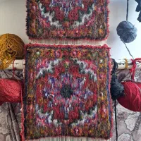 فرش دستباف رو صندلی