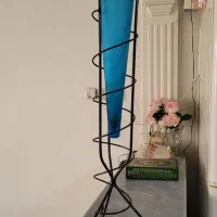گلدان با پایه فلزی  فرفورژه|صنایع دستی و سایر لوازم تزئینی|تهران, یافت آباد جنوبی|دیوار