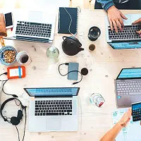 استخدام خانم برای ادیت ویدیو