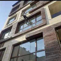 کاردرارتفاع پیچ روپلاک نماکفسابی شستشویی سنگ سابی|خدمات نظافت|تهران, ستارخان|دیوار