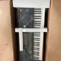 پیا فایو ساده با اس دی درحدصفر درکارتن باز ۵ اکتاو