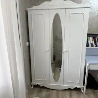 کمد ایستاده لباس و کتاب نو