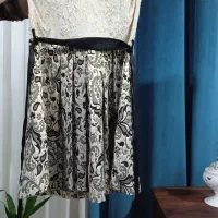 پوشاک|لباس|آشخانه, |دیوار