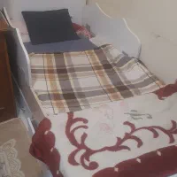 تخت نوجوان