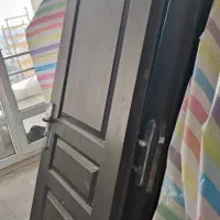 درب چوبی با چهارچوب