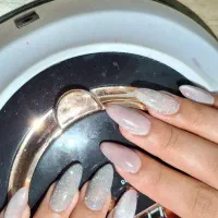 کاشت ناخن با بهترین مواد و کیفیت