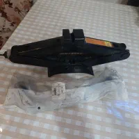 جک به همراه آچار چرخ نو
