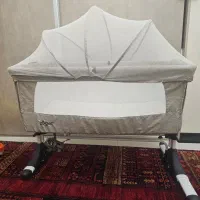 تخت کنار مادر برند زویه