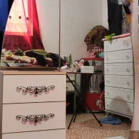 تخت خواب همراه آیینه بزرگ|تخت و سرویس خواب|دورود, |دیوار