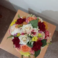 گل مصنوعی با سطل فلزی خوشگل|گل مصنوعی|شیراز, شهرک امیر کبیر|دیوار
