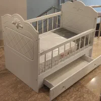 تخت کالسکه وسایل