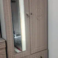 کمد لباس سالم و تمیز