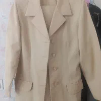 کت و شلوار و دامن