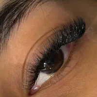 اکستنشن کار مژه