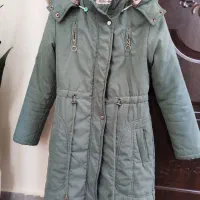 تعدادی کاپشن و بارانی دخترانه در حد نو سایز ۳۶/۳۸