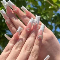 کاشت ناخن و ژل پولیش و ترمیم