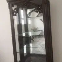 ویترین چوبی منبت کاری شده