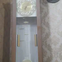 ساعت ایستاده قهوه ای