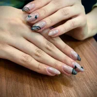 کاشت ناخن به قیمت مناسب