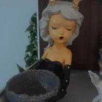 تعدادی مجسمه