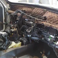 کلنیک فوق تخصصی صداگیری دمپینگ وعایقکاری خودرو