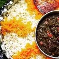 به یک نیروی کار خانم آشپز جهت کار در غذاخوری