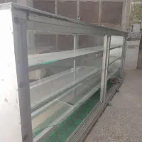 ویترین آلومینیومی جنس محکم در ابعاد تقریبی ۲/۸۰*50