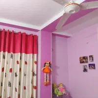 نقاش ساختمان و چوب