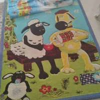 فرش اتاق بچه به همراه پرده اتاق