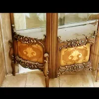 بوفه چوبی با طبقه و شیشه