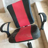 صندلی شکسته
