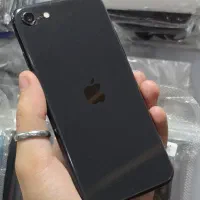 آیفون se2020