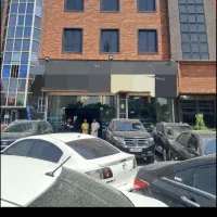 ۲۰۰ متر تجاری