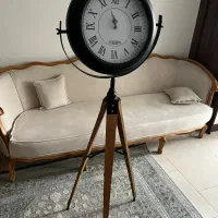 ساعت ایستاده