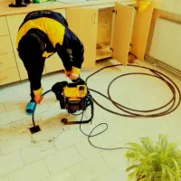 چاه باز کن و فنرزنی فنرزدن در۱۵دقیقه کل شرق فاضلاب