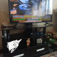 میز تلویزیون شیشه ای سالم و بسیار تمیز