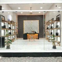 فروشنده و ادمین پیج فروشگاه