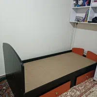 تخت چوبی