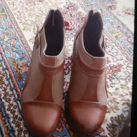 کفش سایز ۳۷