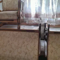 مبل ۷ نفره دسته چوبی|مبلمان خانگی و میز عسلی|زرقان, |دیوار