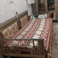 تخت و ویترین فرفورژه  در حد نو قیمت ۸ میلیون|تخت و سرویس خواب|اصفهان, خواجو|دیوار