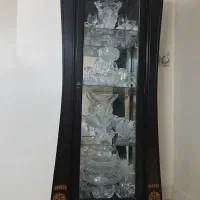 بوفه چوبی با طبقات شیشه ای